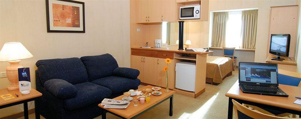 Hotel Aeroparque Inn & Suites Буенос Айрес Екстериор снимка