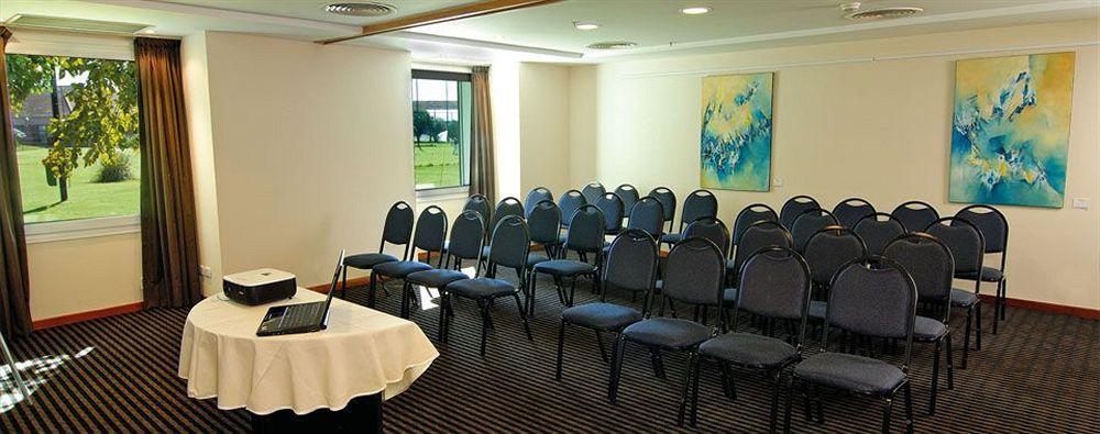 Hotel Aeroparque Inn & Suites Буенос Айрес Бизнес снимка