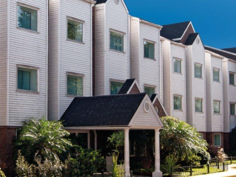 Hotel Aeroparque Inn & Suites Буенос Айрес Екстериор снимка