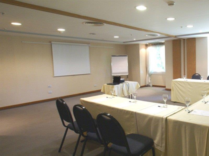 Hotel Aeroparque Inn & Suites Буенос Айрес Екстериор снимка