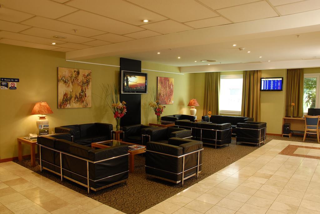 Hotel Aeroparque Inn & Suites Буенос Айрес Екстериор снимка