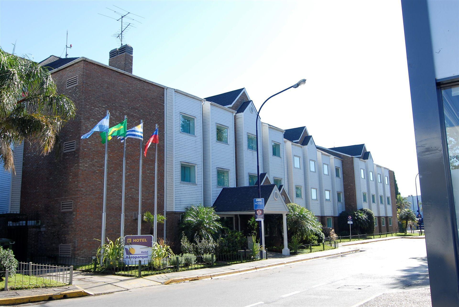 Hotel Aeroparque Inn & Suites Буенос Айрес Екстериор снимка