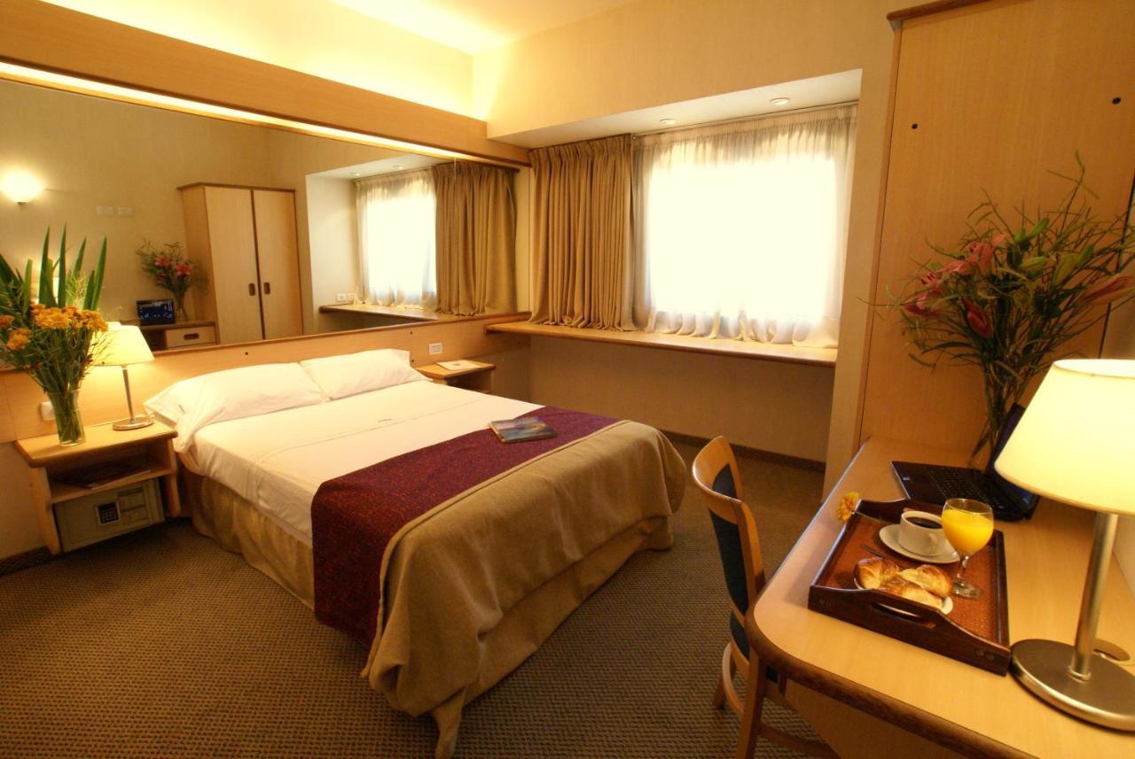 Hotel Aeroparque Inn & Suites Буенос Айрес Екстериор снимка
